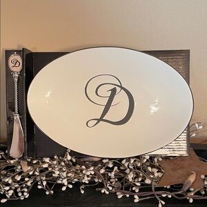 NIB Mud Pie Monogram “D” White Ceramic Cheese Tray with Silver Serving Knife Set